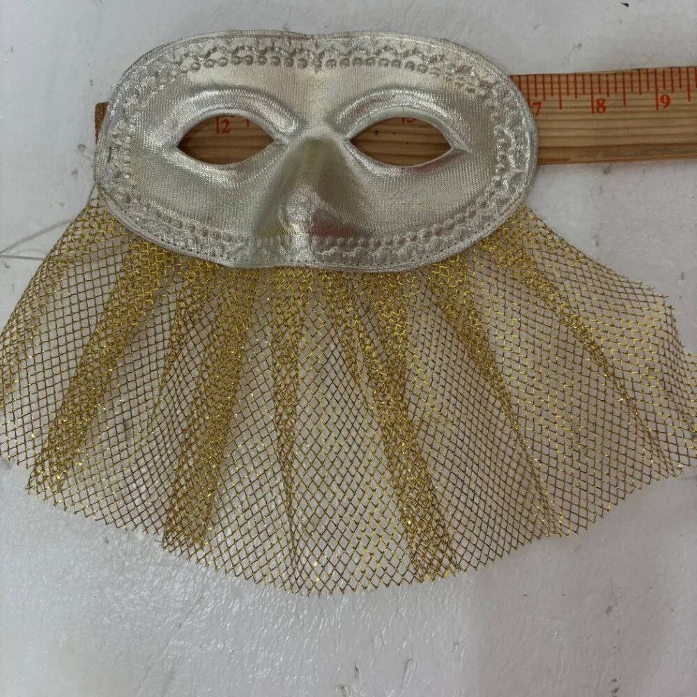 Domino style Silver Fabric Mask with Gold netting NWT NOS